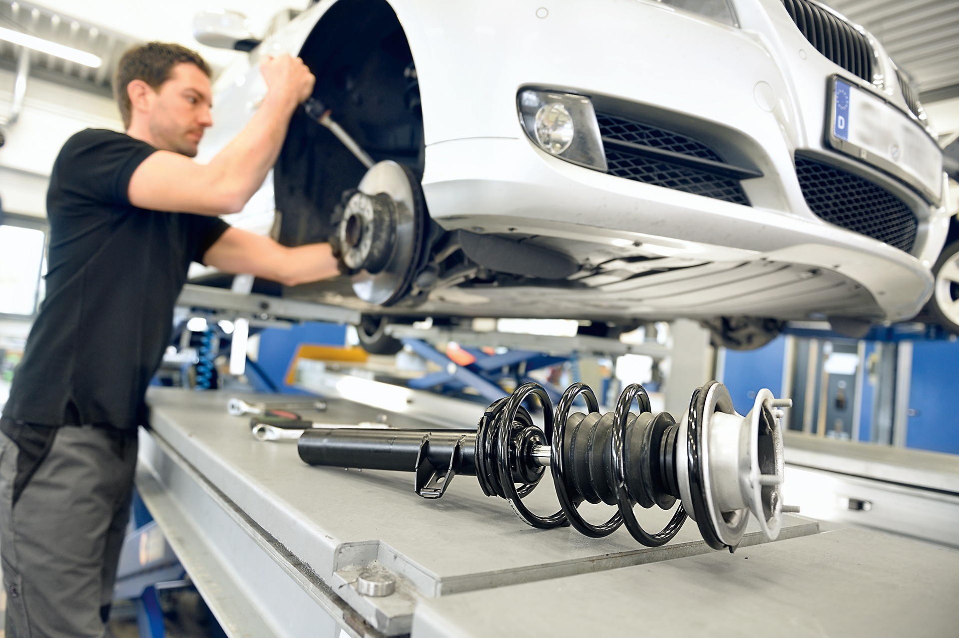 تعمیر کمک فنر بنز