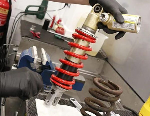 کمک فنر بی ام و