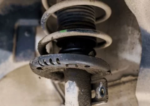 نشتی روغن از کمک فنر